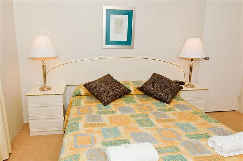 Biarritz Apartments Gold Coast 4*,  Avustralya